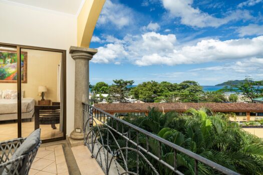 Sunrise #3, Ocean View Condo Steps From The Beach.