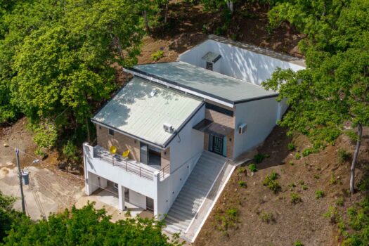 3-Bed Home with Guest Studio Just 5 Minutes from Tamarindo