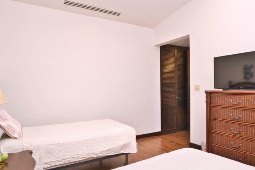 HACIENDA PINILLA A SUNSET CORNER VILLA IN THE PARADISE