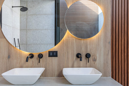 BRAND NEW MODERN HOME IN PLAYA LANGOSTA