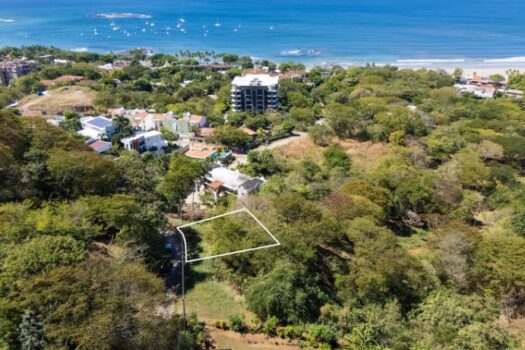 OCEAN VIEW LOT IN TAMARINDO  – THE TOWN´S HIGHEST POINT