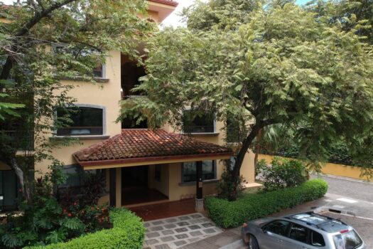 BEST PRICED CONDO AT THE OAKS GOLD COAST COSTA RICA