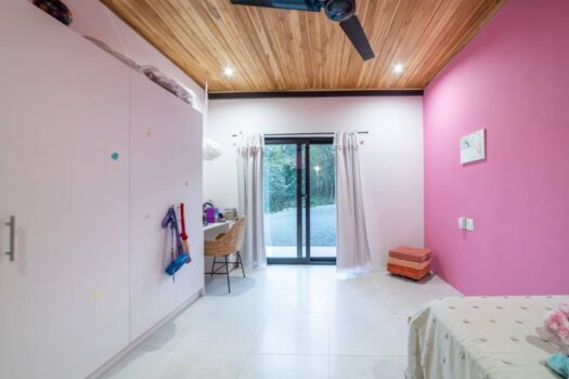 TRANQUIL LUXURY SPACIOUS HOME WITH INDEPENDENT APARTMENT