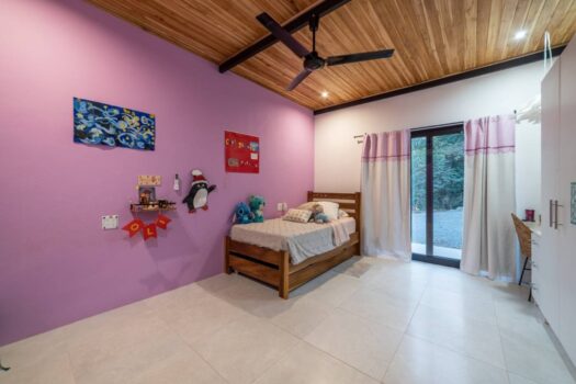 TRANQUIL LUXURY SPACIOUS HOME WITH INDEPENDENT APARTMENT