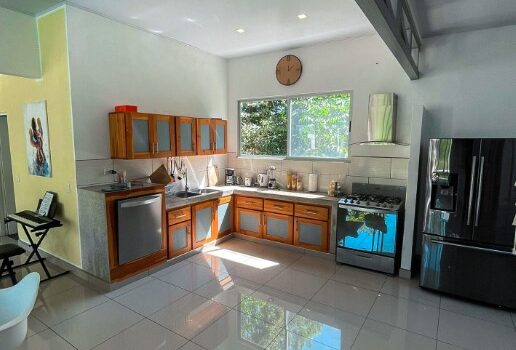 Casa Bianka – Modern Home + Guest House with Pool near Playa Samara!