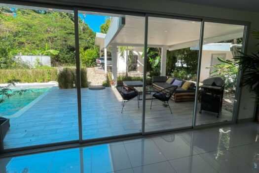 Casa Bianka – Modern Home + Guest House with Pool near Playa Samara!
