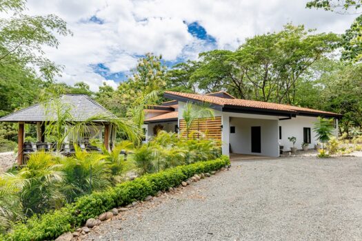TROPICAL RETREAT CLOSE TO TAMARINDO | RANCHO VILLA REAL GATED COMMUNITY