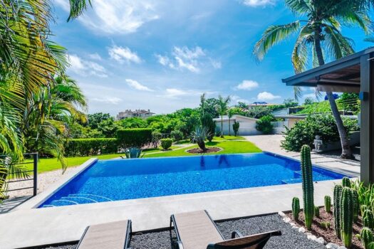 Casa Amani: Walking Distance to the Beach and Downtown Tamarindo!