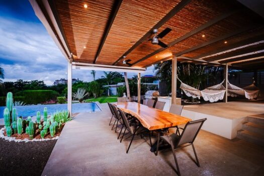 Casa Amani: Walking Distance to the Beach and Downtown Tamarindo!
