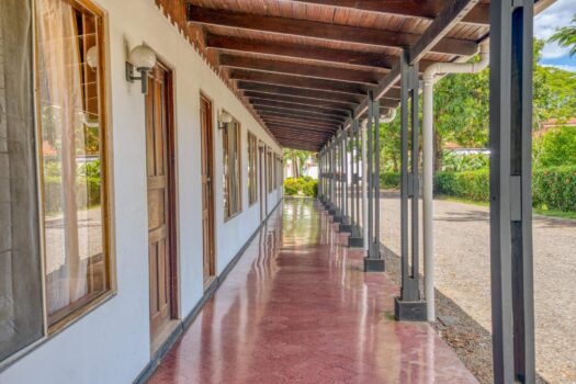 House  with 3 Bedroom + 6 Cabins In Playas Del Coco