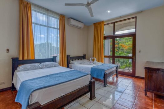 House  with 3 Bedroom + 6 Cabins In Playas Del Coco