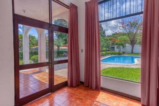 House  with 3 Bedroom + 6 Cabins In Playas Del Coco