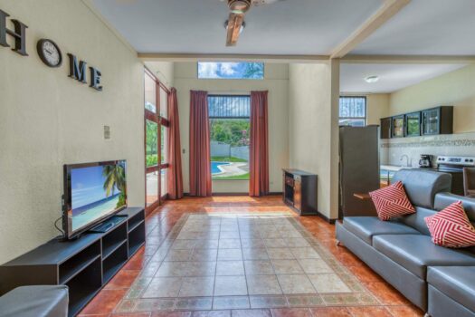 House  with 3 Bedroom + 6 Cabins In Playas Del Coco