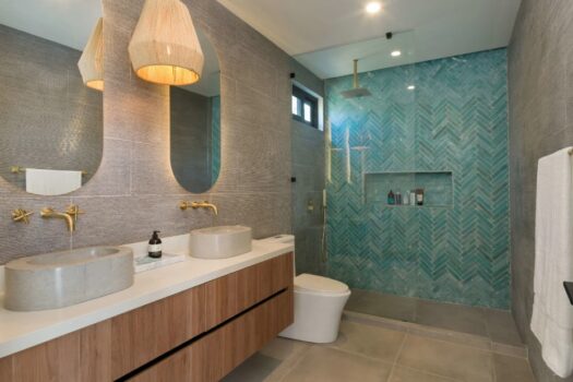 CASA OLAS – BRAND NEW 6 BEDROOM MODERN LUXURY HOME