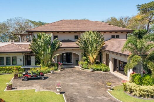 BEACH FRONT LUXURY HOUSE IN HACIENDA PINILLA – CASA SERENA