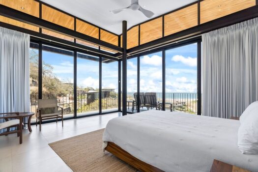 Casa Mar De Paraiso: Modern Design with Unrivaled Views