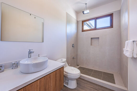 STUNNING 6 BEDROOMS VILLA IN PRESTIGIOUS HACIENDA PINILLA GATED COMMUNITY