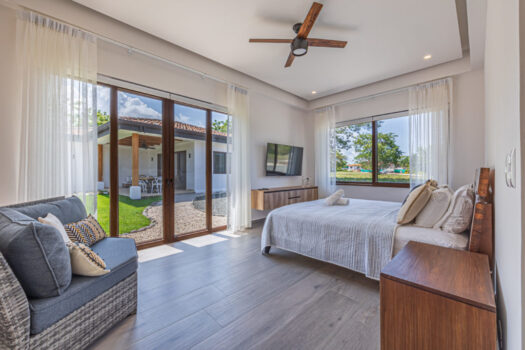 STUNNING 6 BEDROOMS VILLA IN PRESTIGIOUS HACIENDA PINILLA GATED COMMUNITY