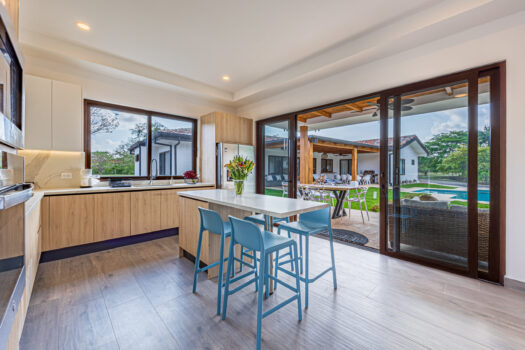 STUNNING 6 BEDROOMS VILLA IN PRESTIGIOUS HACIENDA PINILLA GATED COMMUNITY