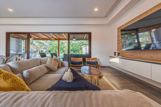 STUNNING 6 BEDROOMS VILLA IN PRESTIGIOUS HACIENDA PINILLA GATED COMMUNITY