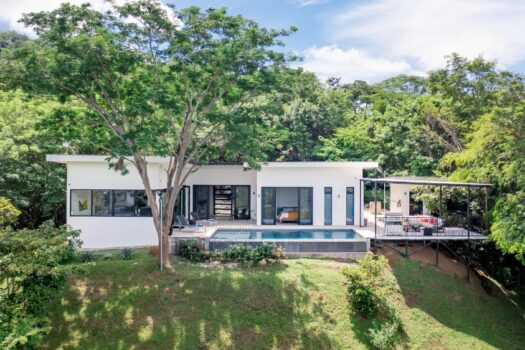 Breathtaking valley views Villa Chila, main home plus guest house