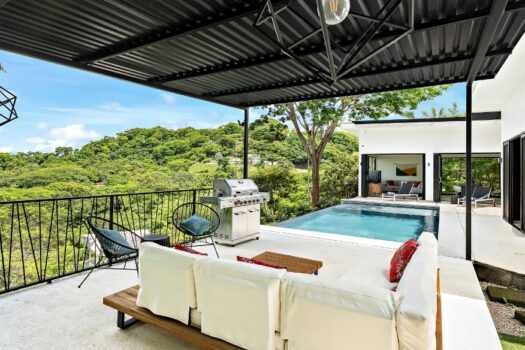 Breathtaking valley views Villa Chila, main home plus guest house