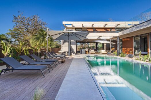 BRAND NEW MODERN HOME IN PLAYA LANGOSTA