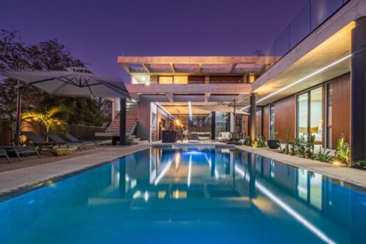 BRAND NEW MODERN HOME IN PLAYA LANGOSTA