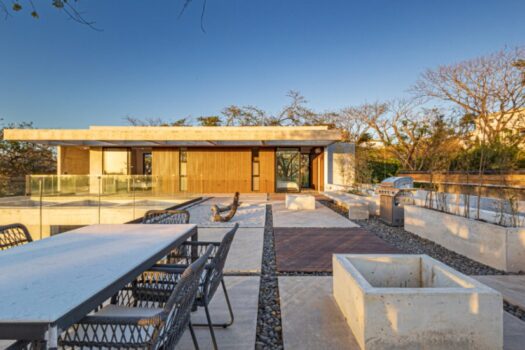 BRAND NEW MODERN HOME IN PLAYA LANGOSTA