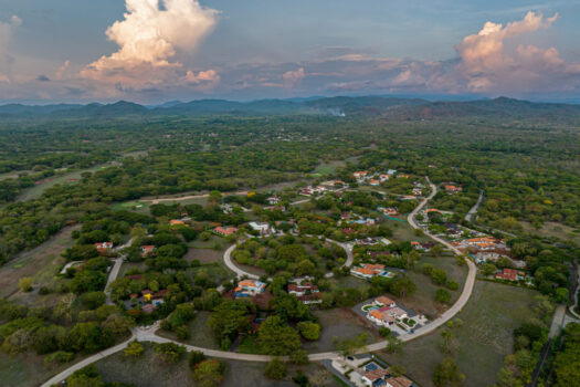 STUNNING 6 BEDROOMS VILLA IN PRESTIGIOUS HACIENDA PINILLA GATED COMMUNITY