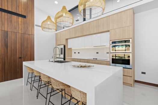 Casa Agua Marina: Newly completed masterpiece just steps to the beach in the gated community of Catalina Cove