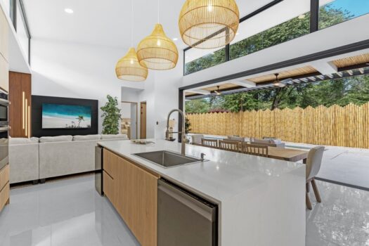 Casa Agua Marina: Newly completed masterpiece just steps to the beach in the gated community of Catalina Cove