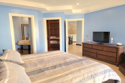 Peninsula T1-39 ~ One Bedroom Gem in The Heart of Playa Langosta