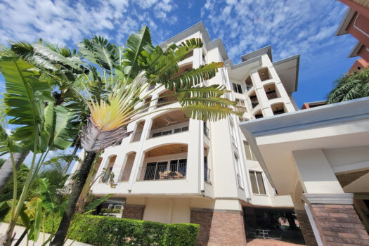 Peninsula T1-39 ~ One Bedroom Gem in The Heart of Playa Langosta