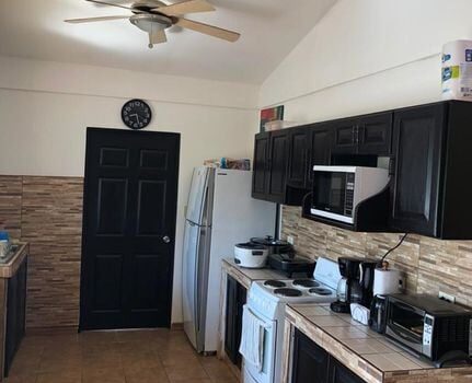 4 Bedroom House, 6 Mins Away From Playa Grande in Matapalo