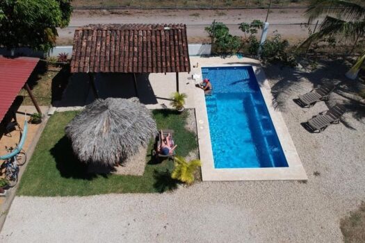 4 Bedroom House, 6 Mins Away From Playa Grande in Matapalo