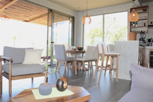 Architectural Villa: Embrace Nature’s Beauty and Enjoy Incredible Ocean Views