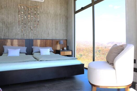 Architectural Villa: Embrace Nature’s Beauty and Enjoy Incredible Ocean Views