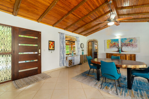 Rancho Golondrinas- A Countryside Retreat 10 min from the Beach