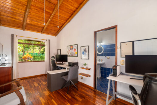 Rancho Golondrinas- A Countryside Retreat 10 min from the Beach