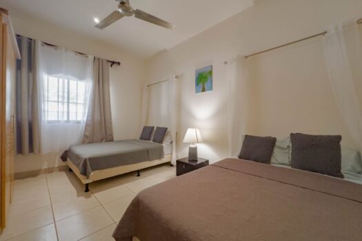 Paradizio 103 – Ground Floor, Walk to Beach Downtown, hardwood cabinets