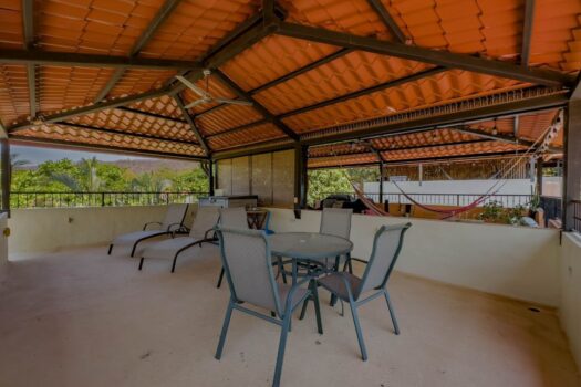 Tropical Dreams Townhome 1 – Rooftop terrace with a peak-a-boo oceanview