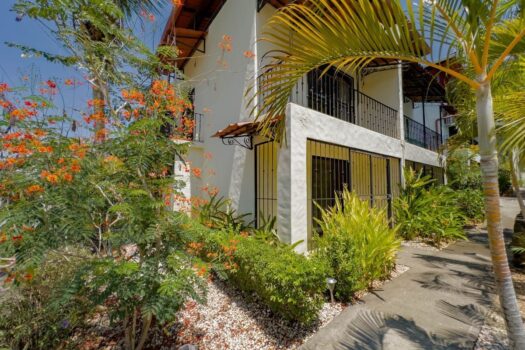 Tropical Dreams Townhome 1 – Rooftop terrace with a peak-a-boo oceanview