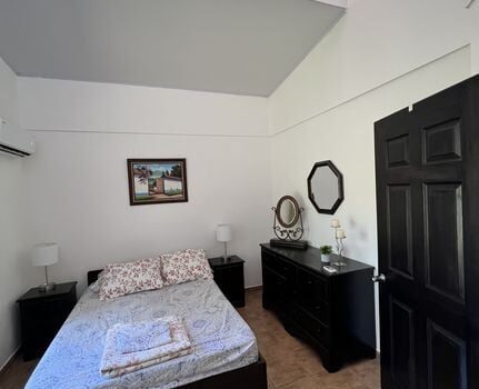 4 Bedroom House, 6 Mins Away From Playa Grande in Matapalo