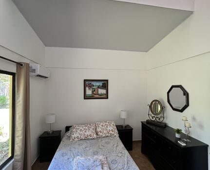 4 Bedroom House, 6 Mins Away From Playa Grande in Matapalo