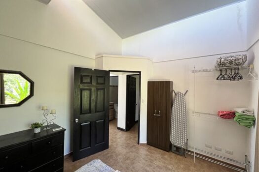 4 Bedroom House, 6 Mins Away From Playa Grande in Matapalo