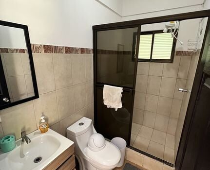 4 Bedroom House, 6 Mins Away From Playa Grande in Matapalo