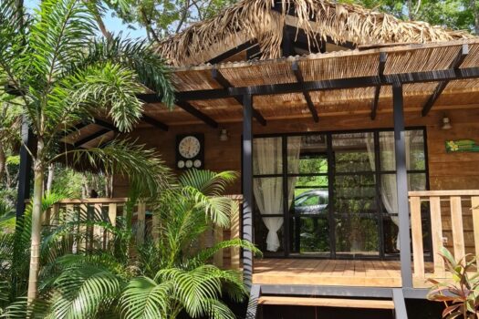 ONE OF A KIND, SUCCESSFUL WELLNESS, SPA AND RESTAURANT OASIS CLOSE TO TAMARINDO
