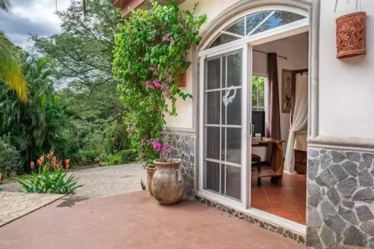 2 Houses With Pool and Beautiful Garden In Finca Panamá