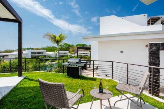 The Enclave: Ultra-Modern 5 Bedroom Villa Located Minutes From the Beach!